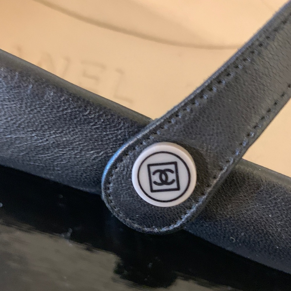 CHANEL Black Leather Mary Jane Flats with Signature Button Sz 36 - Picture 7 of 14